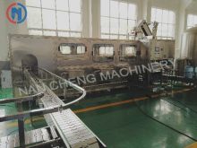 全自動(dòng)五加侖灌裝機（型號：QGF-600)